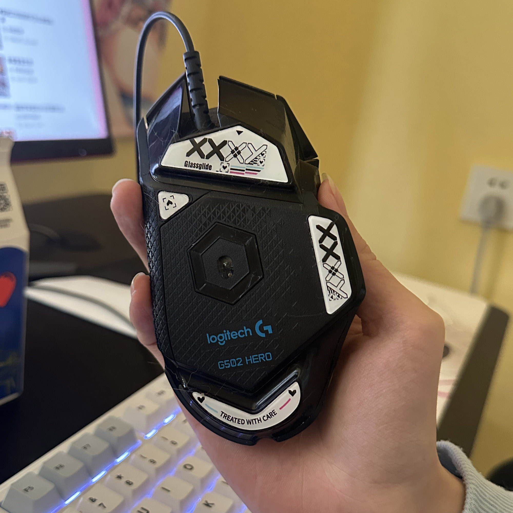 Подушечки для ног из закаленно – обзор и цена Logitech Mouse G502