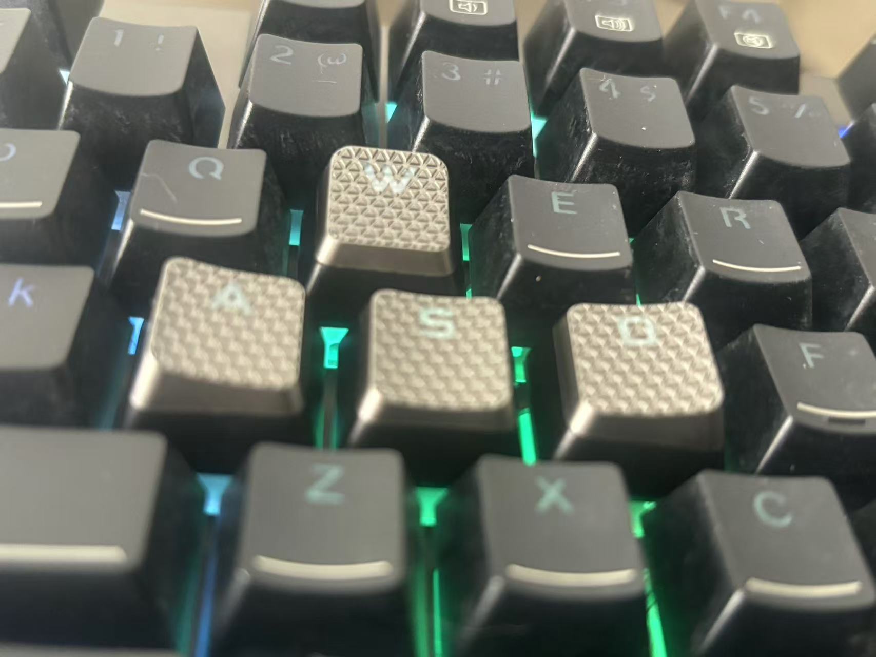 10 колпачков с подсветкой для  – обзор и цена Gaming Keyboard Corsair